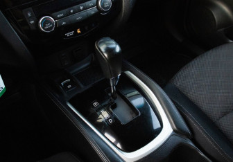 Подержанный автомобиль Nissan Qashqai 2017 года (11 фото)