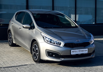 Подержанный автомобиль Kia Ceed Hatchback 2016 года (7 фото)