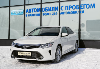 Подержанный автомобиль Toyota Camry Sedan 2015 года (1 фото)