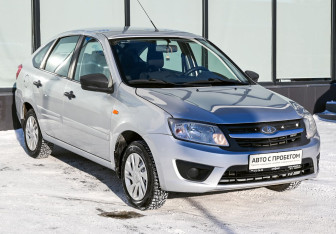 Подержанный автомобиль LADA (ВАЗ) Granta Liftback 2015 года (7 фото)