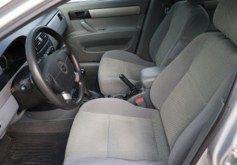 Подержанный автомобиль Chevrolet Lacetti Sedan 2012 года (13 фото)