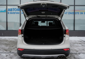 Подержанный автомобиль Hyundai Santa Fe 2013 года (19 фото)