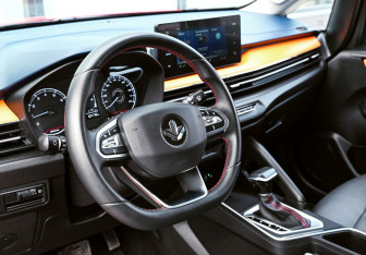 Подержанный автомобиль LIVAN X3Pro 2023 года (16 фото)