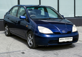 Подержанный автомобиль Toyota Prius Sedan 2001 года (7 фото)