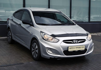 Подержанный автомобиль Hyundai Solaris Sedan 2012 года (18 фото)