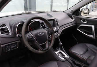 Подержанный автомобиль Chery Tiggo 5 2014 года (15 фото)