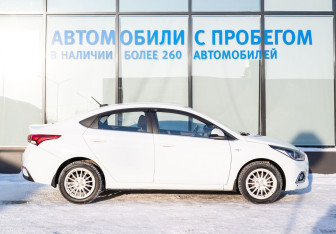 Подержанный автомобиль Hyundai Solaris Sedan 2017 года (7 фото)