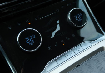 Подержанный автомобиль Exeed VX 2022 года (13 фото)