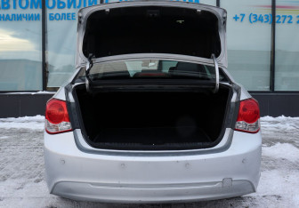 Подержанный автомобиль Chevrolet Cruze Sedan 2013 года (18 фото)