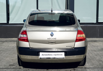 Подержанный автомобиль Renault Megane Sedan 2006 года (4 фото)