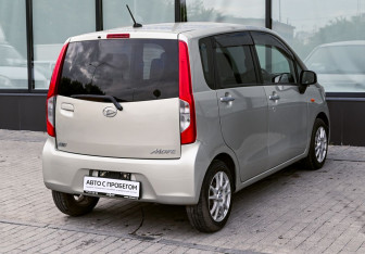 Подержанный автомобиль Daihatsu Move 2013 года (5 фото)
