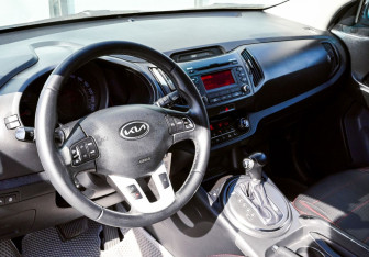 Подержанный автомобиль Kia Sportage 2013 года (16 фото)