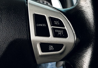 Подержанный автомобиль Mitsubishi Outlander 2012 года (13 фото)