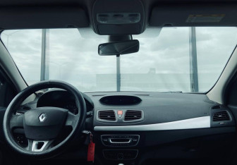 Подержанный автомобиль Renault Megane Hatchback 2011 года (11 фото)