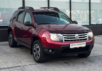 Подержанный автомобиль Renault Duster 2013 года (7 фото)