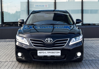 Подержанный автомобиль Toyota Camry Sedan 2011 года (8 фото)