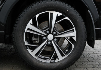 Подержанный автомобиль JAC JS6 2023 года (23 фото)