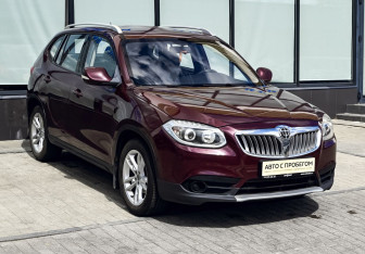 Подержанный автомобиль Brilliance V5 2015 года (7 фото)