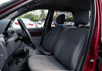 Подержанный автомобиль Renault Logan Sedan 2009 года (6 фото)