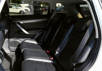 Подержанный автомобиль Geely Atlas Pro 2022 года (18 фото)
