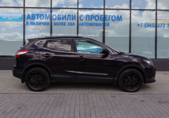 Подержанный автомобиль Nissan Qashqai 2014 года (6 фото)