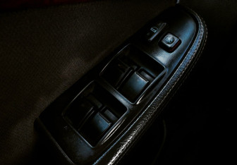 Подержанный автомобиль Toyota Avensis Liftback 2005 года (12 фото)