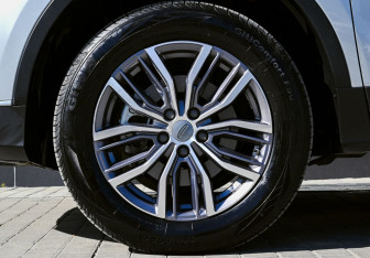 Подержанный автомобиль Geely Atlas Pro 2022 года (20 фото)