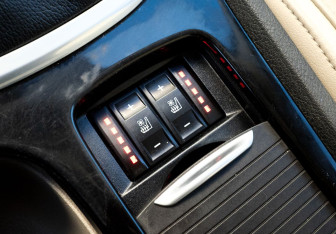 Подержанный автомобиль Ford Mondeo Sedan 2012 года (17 фото)