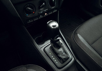Подержанный автомобиль Skoda Rapid Liftback 2014 года (12 фото)