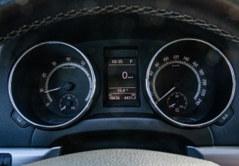 Подержанный автомобиль Skoda Yeti 2016 года (10 фото)