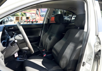 Подержанный автомобиль Toyota Avensis Sedan 2006 года (15 фото)