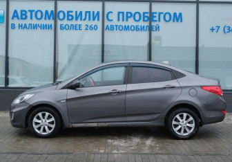 Подержанный автомобиль Hyundai Solaris Sedan 2011 года (2 фото)