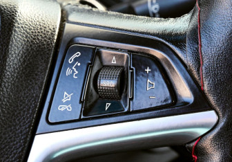 Подержанный автомобиль Opel Astra Hatchback 2012 года (11 фото)