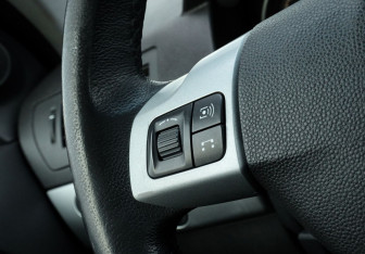 Подержанный автомобиль Opel Astra Hatchback 2012 года (13 фото)