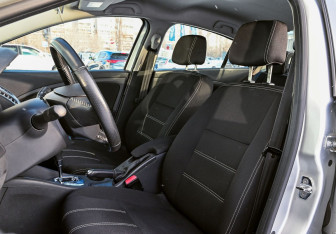 Подержанный автомобиль Renault Fluence 2014 года (16 фото)