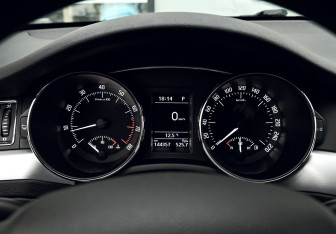 Подержанный автомобиль Skoda Superb Liftback 2013 года (9 фото)