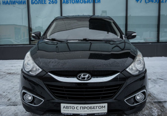 Подержанный автомобиль Hyundai ix35 2013 года (8 фото)