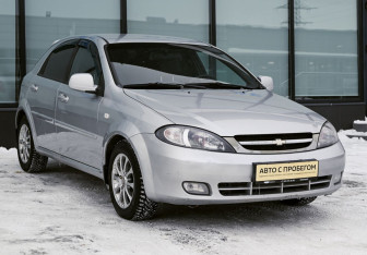 Подержанный автомобиль Chevrolet Lacetti Hatchback 2012 года (7 фото)