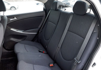 Подержанный автомобиль Hyundai Solaris Sedan 2011 года (19 фото)