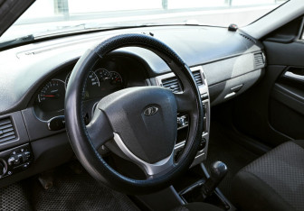 Подержанный автомобиль LADA (ВАЗ) Priora Hatchback 2013 года (13 фото)