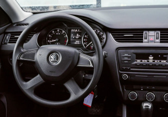 Подержанный автомобиль Skoda Octavia Liftback 2014 года (11 фото)