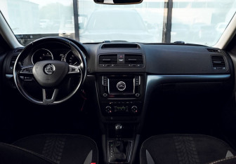 Подержанный автомобиль Skoda Yeti 2017 года (21 фото)