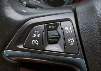 Подержанный автомобиль Opel Zafira Compactvan 2013 года (14 фото)