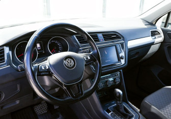 Подержанный автомобиль Volkswagen Tiguan 2017 года (15 фото)