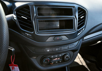 Подержанный автомобиль LADA (ВАЗ) Vesta Sedan 2019 года (14 фото)