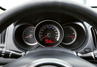 Подержанный автомобиль Kia Cerato Sedan 2010 года (17 фото)