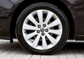 Подержанный автомобиль Opel Astra Wagon 2012 года (22 фото)
