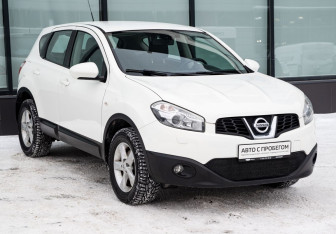 Подержанный автомобиль Nissan Qashqai 2013 года (7 фото)