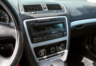 Подержанный автомобиль Skoda Octavia Liftback 2010 года (11 фото)