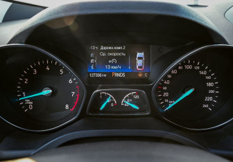 Подержанный автомобиль Ford Kuga 2017 года (18 фото)